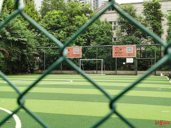  城市闲置空地改造，社区公益球场免费开放