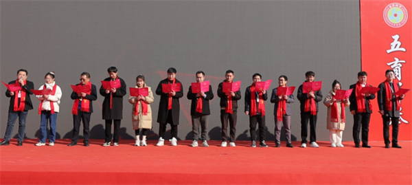  电竞少年逐梦前行，家长支持成就未来