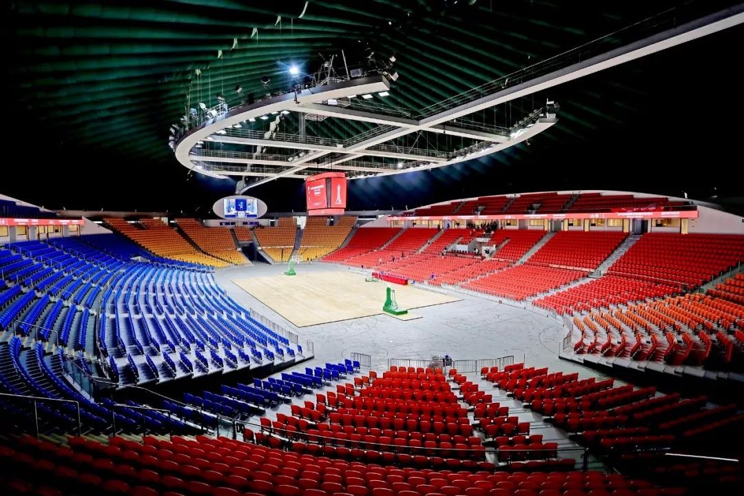  篮球场馆设施升级，观赛体验全面提升