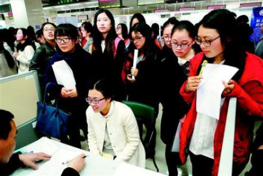  金靴之争进入白热化，射手榜前三胶着