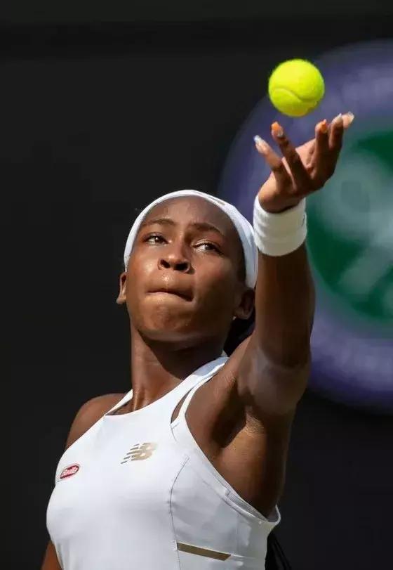  高芙青春风暴席卷赛场横扫前辈名将