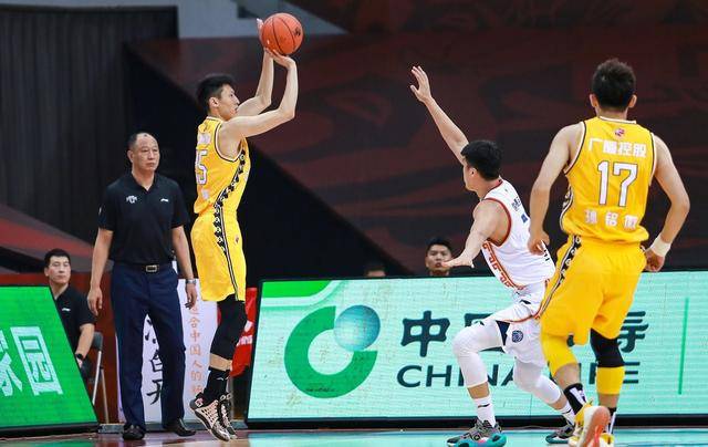  胡金秋狂砍38分广厦击败上海迎五连胜