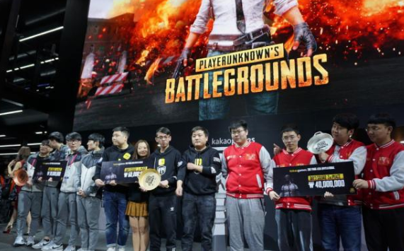  默契配合显神威，战队逆袭挺进季后赛  